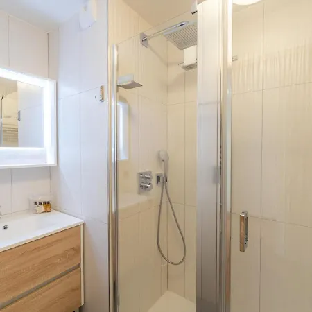 Spacieux A Courchevel, 12-14 Pers., Parking & Ski-in/ski-out Apartamento *