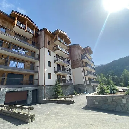 Spacieux A Courchevel, 12-14 Pers., Parking & Ski-in/ski-out *